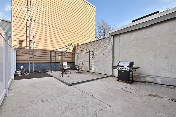 Sold by Corcoran | media 7