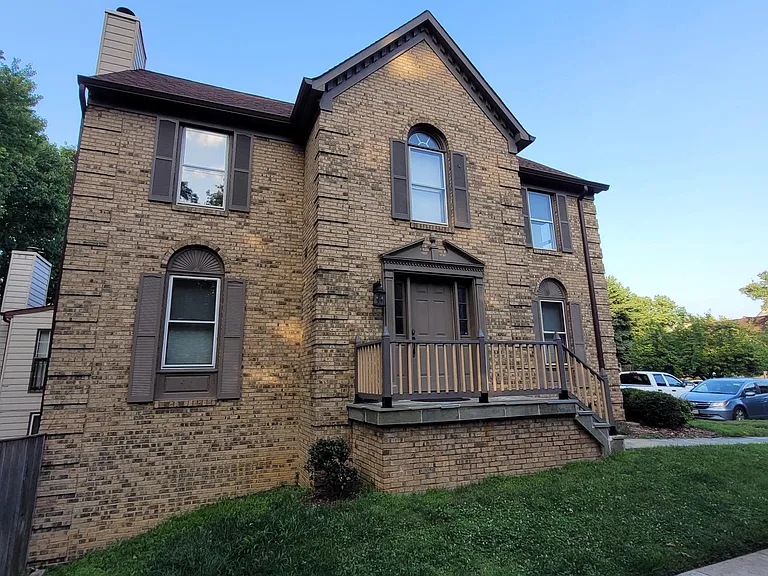 7975 Yancey Dr — Photo 2
