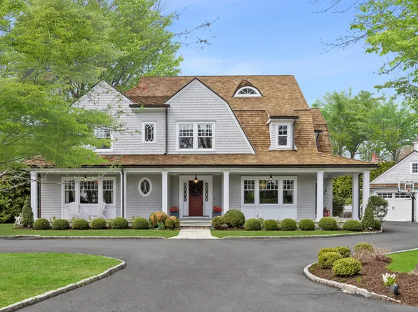 45 Willow Rd, Riverside, CT 06878