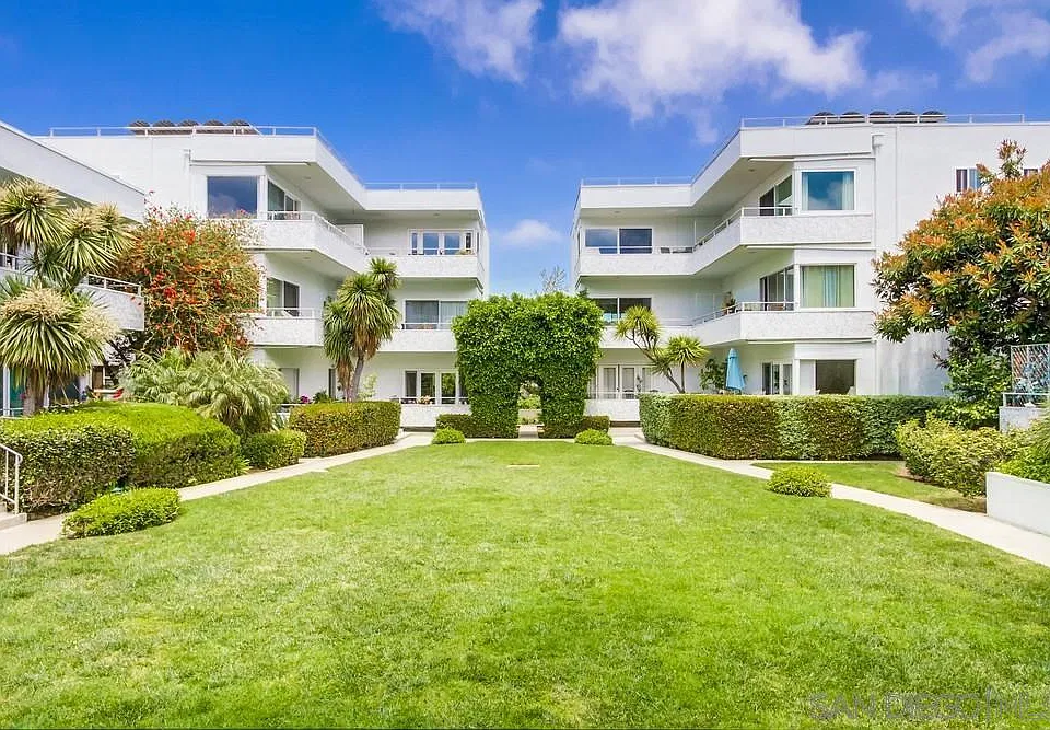 2352 Torrey Pines Rd #9