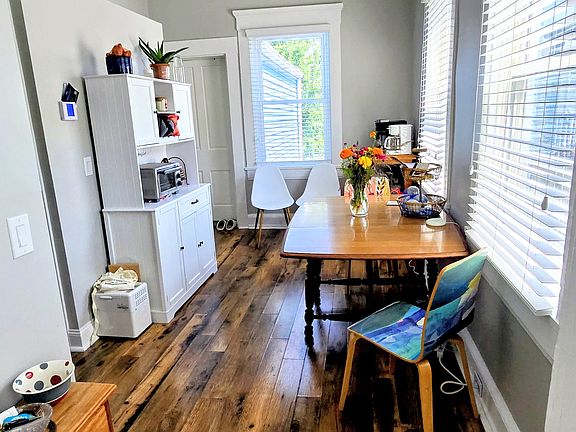 5th image of 806 Main St #2