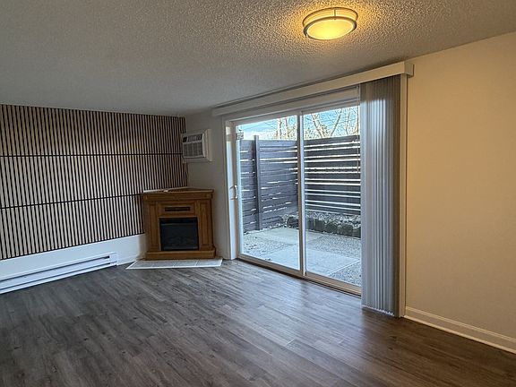 3rd image of 1622 W 7th Ave APT 2
