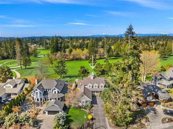 905 Cherry Avenue NE, Bainbridge Island, WA 98110