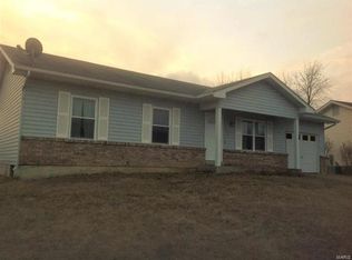 2225 Pinta Dr, Warrenton, MO 63383
