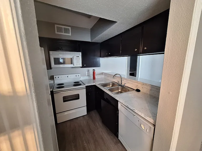 Island Bay Resort Apartments — Photo 89