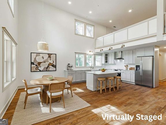 5th image of 325 Stokes St