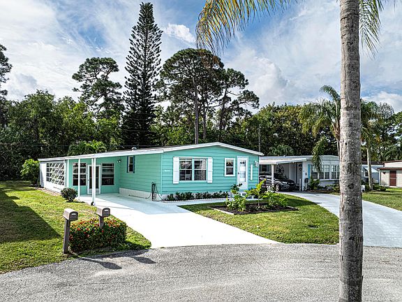 2nd image of 14 SE La Mesa Lane