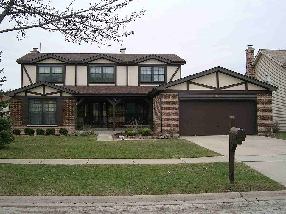 2561 N Douglas Ave