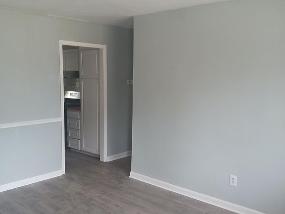 2nd image of 602 Hyde Park Pl
