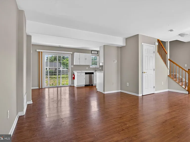 507 S Fairview St — Photo 3