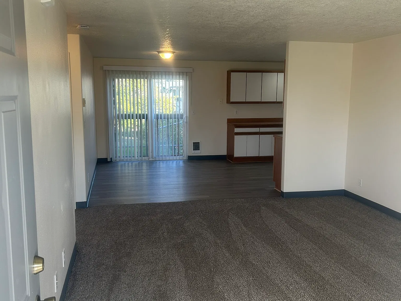 2 bed, 1.5 bath, 980 sqft, $1,550 — Photo 2