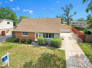 6927 Olympic Dr, Bridgeview, IL 60455