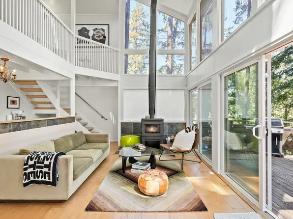 40 Fir Ave, Woodacre, CA 94973
