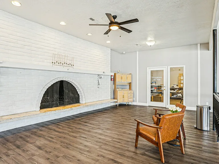 River Rock Apartments — Photo 13
