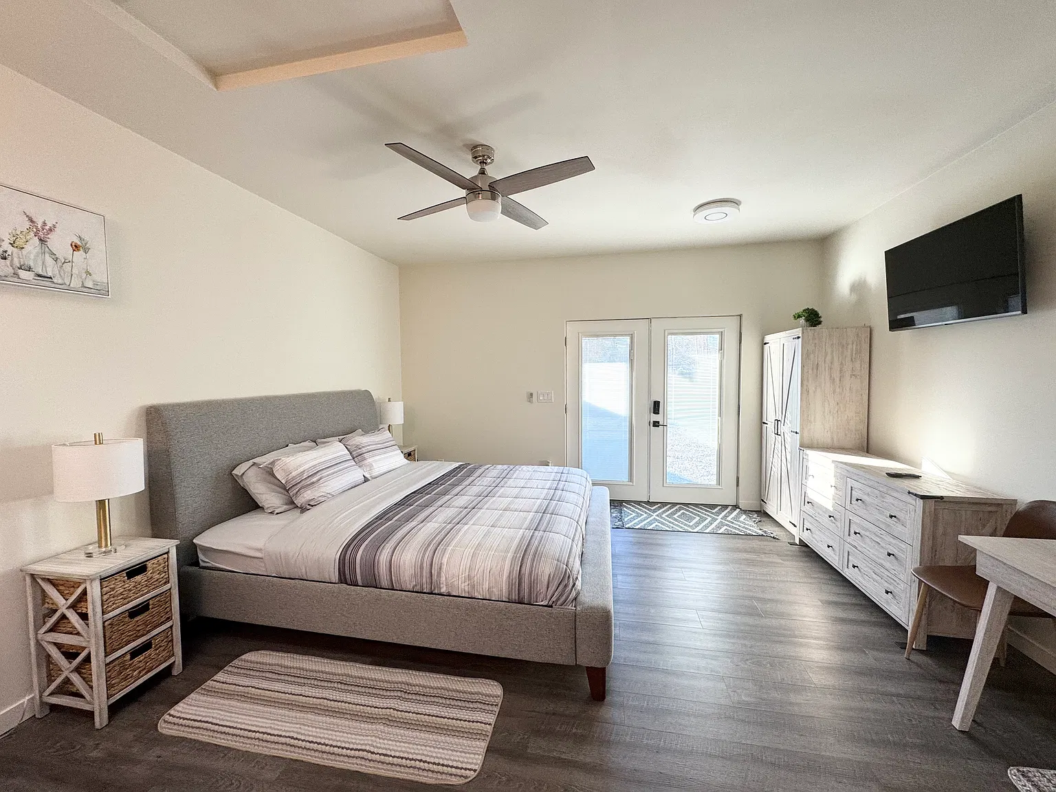 Studio, 350 sqft, $1,400 — Photo 3