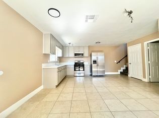 1045 E 20th St #1045, Los Angeles, CA 90011