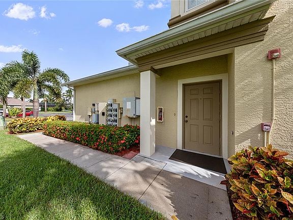 4th image of 14718 CALUSA PALMS DR #204