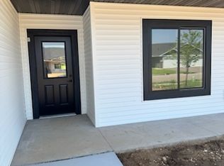 1226 Wisteria Ln, New Richmond, WI 54017