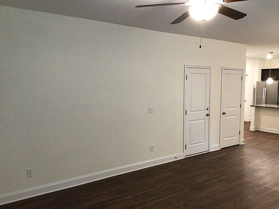 4th image of 4802 Meares Ct