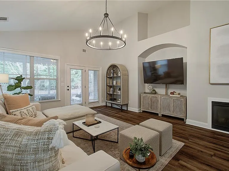 3822 Carriage House Dr — Photo 13