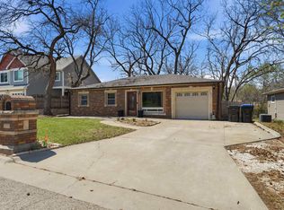 1293 SW Hillsdale St, Topeka, KS 66604