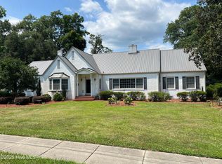313 E 1st Ave, Chadbourn, NC 28431