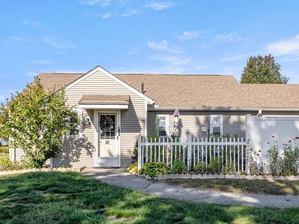 1183 James St, Chicopee, MA 01022