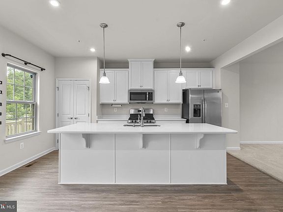3rd image of 7911 N Gladden Farm Way