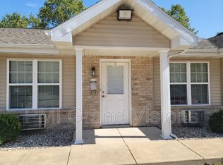 1308 Arthur Ave UNIT 9, Charleston, IL 61920