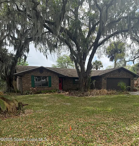 1833 Oakwood Trl Photo 1