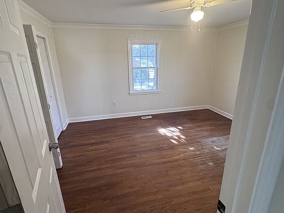 3rd image of 215 Alabama Ave