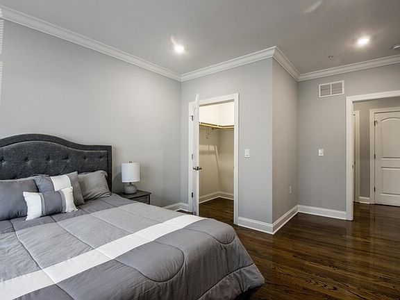 3rd image of 34 Berwyn St