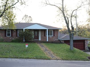 140 Appletree Ln, Glen Carbon, IL 62034