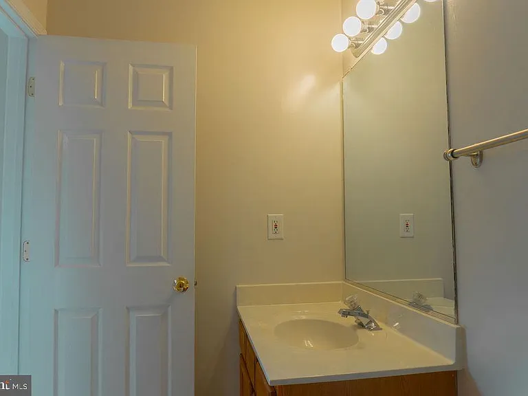 9836 Plaza View Way — Photo 30