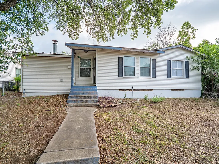 311 Blakeley Dr — Photo 1