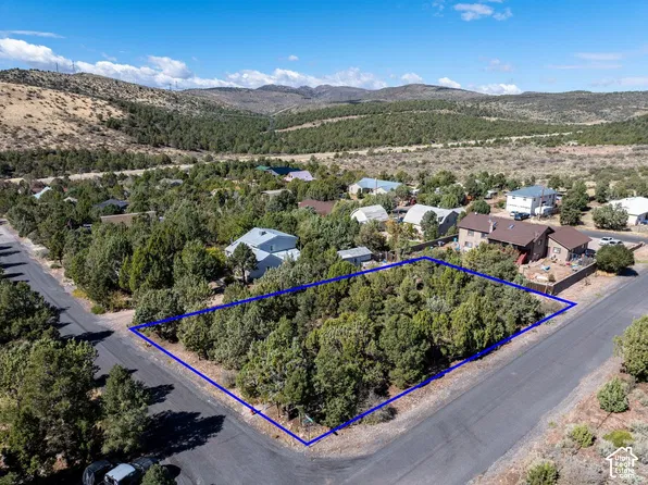 9 Orchard Dr, Central, UT 84722