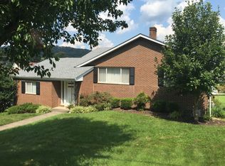 6246 E Gate Rd, Huntington, WV 25705