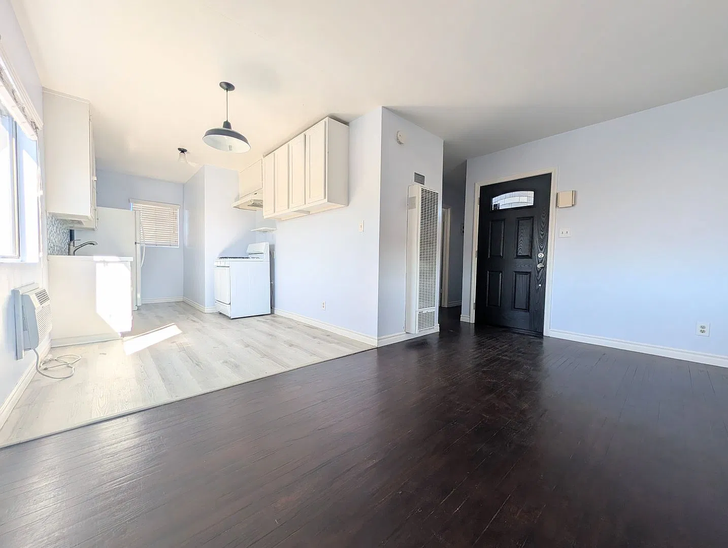 Spacious 2-bedroom 1-bath — Photo 2