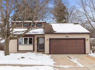 665 Kramer Ct, Batavia, IL 60510