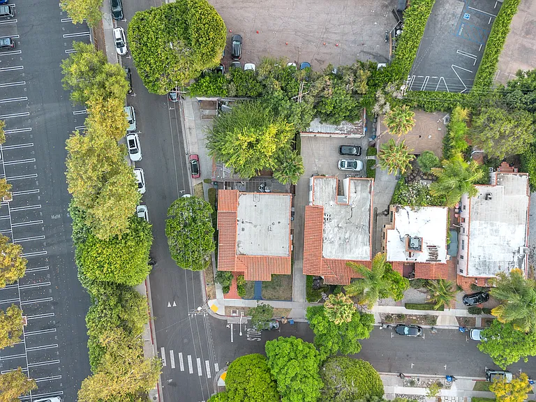 8700 Bonner Dr — Photo 40