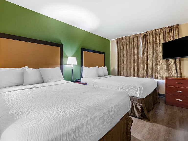 Studio Suite - 2 Full Beds