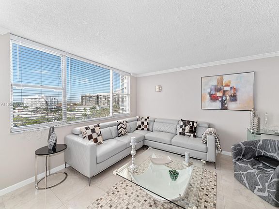 3rd image of 3180 S Ocean Dr APT 618