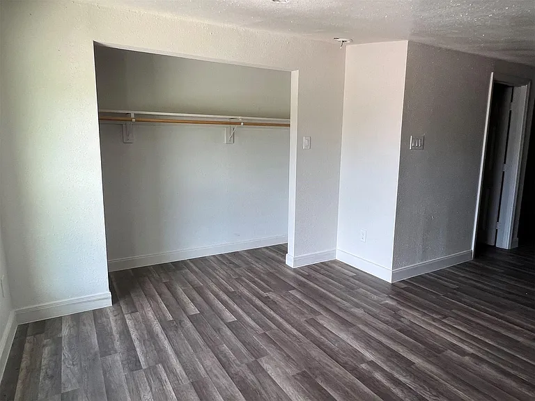 201 Eastwood St #5 — Photo 12