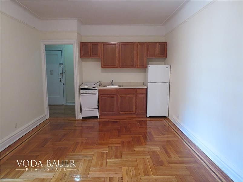 2nd image of 261 Seaman Ave APT 6A