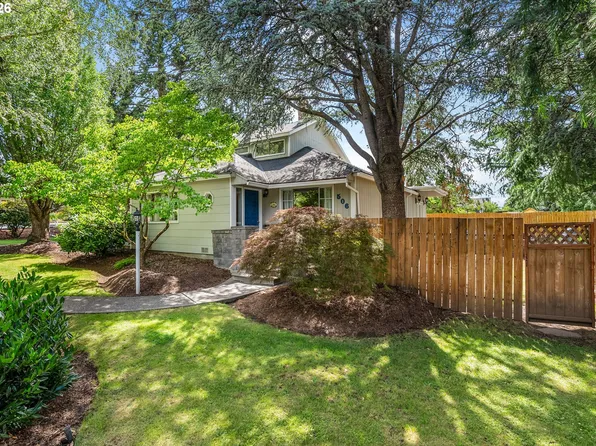 506 17th St, Hood River, OR 97031