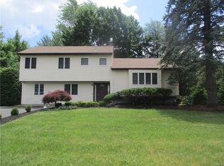 1 Calvert Dr, Monsey, NY 10952