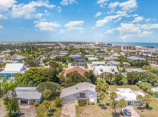 132 E Park Ln, Cocoa Beach, FL 32931