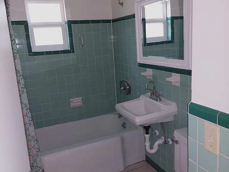 1881 Laurel St — Photo 12