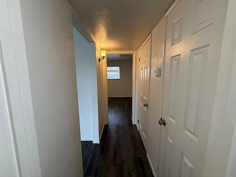 Alexsi Apartments — Photo 9