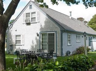 15 Thomas Ln, Falmouth, MA 02540